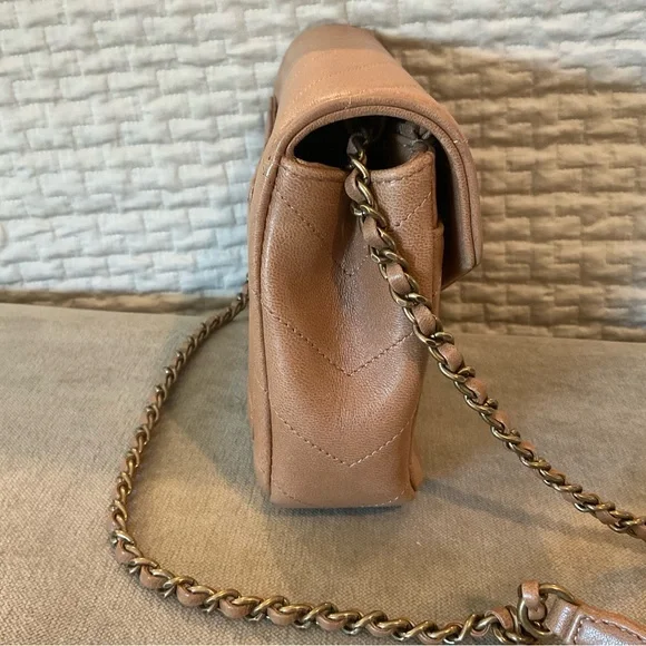 CHANEL Beige Chevron Crossbody Mini Flap Bag - Picture 5 of 13